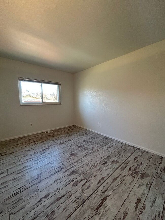 Building Photo - Stunning 4 BR/2 BA Morrison Home!!