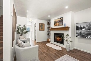 Building Photo - 771 Titlist Dr