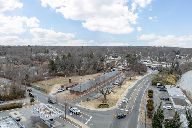 Aerial Photo - Lakebreeze Apartments