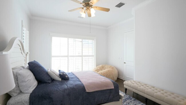 Building Photo - 451 Surfside Ln