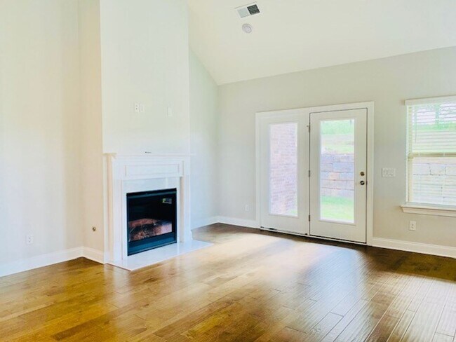 Building Photo - Available NOW!  Stunning 4 bed, 2.5 bath residence in the highly sought-after Foxland Harbor Golf...