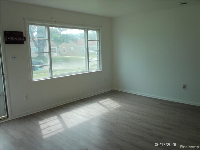 Building Photo - 26751 Belanger St