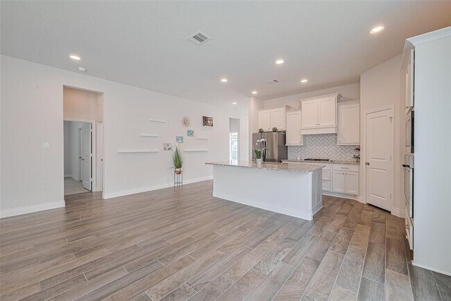 Building Photo - 6906 Montclair Colony Trl