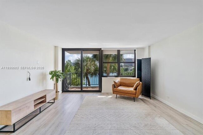 Building Photo - 10101 E Bay Harbor Dr