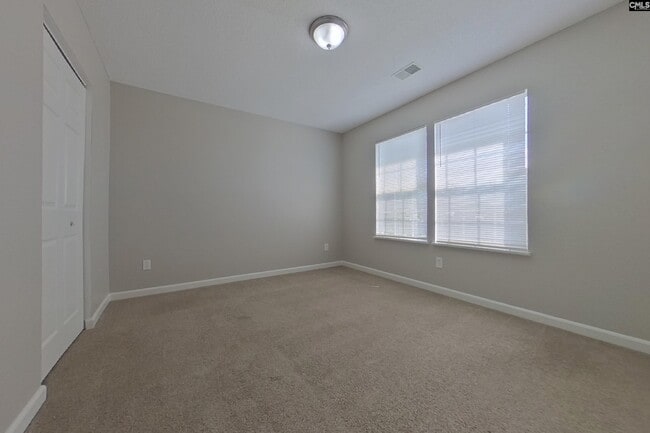 Building Photo - 390 Fox Trot Dr