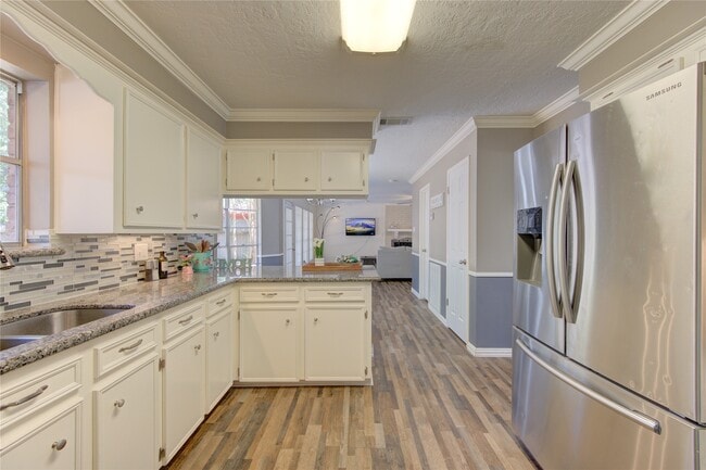 Building Photo - 17206 Seven Pines Dr