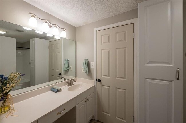 Building Photo - 3067 Steeplechase Dr
