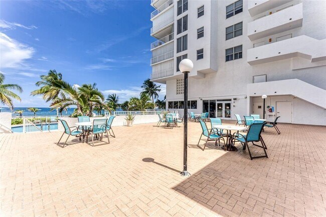 Building Photo - 1010 S Ocean Blvd
