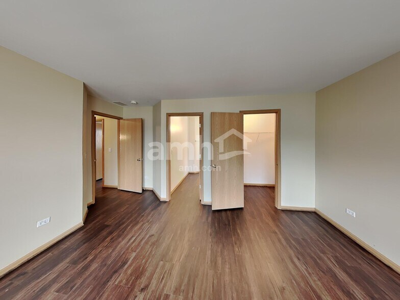 Building Photo - 2505 Paradise Cir
