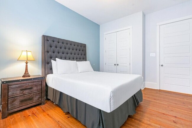 Building Photo - 1233 St Charles Ave