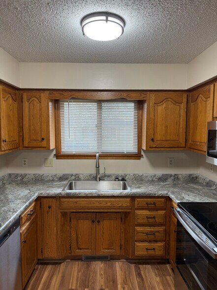 Building Photo - 3467 S Christy Ct