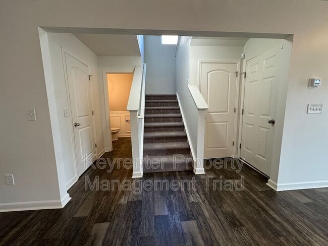 Building Photo - 5021 Red Poll Dr