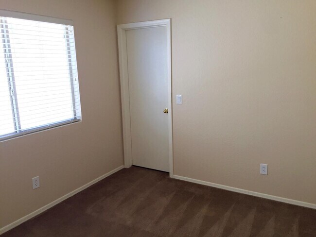 Building Photo - 21827 W Cocopah St