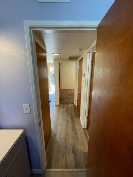 Building Photo - 1001 Sycamore St