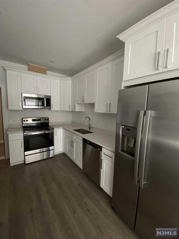 Building Photo - 74 Clarendon Pl