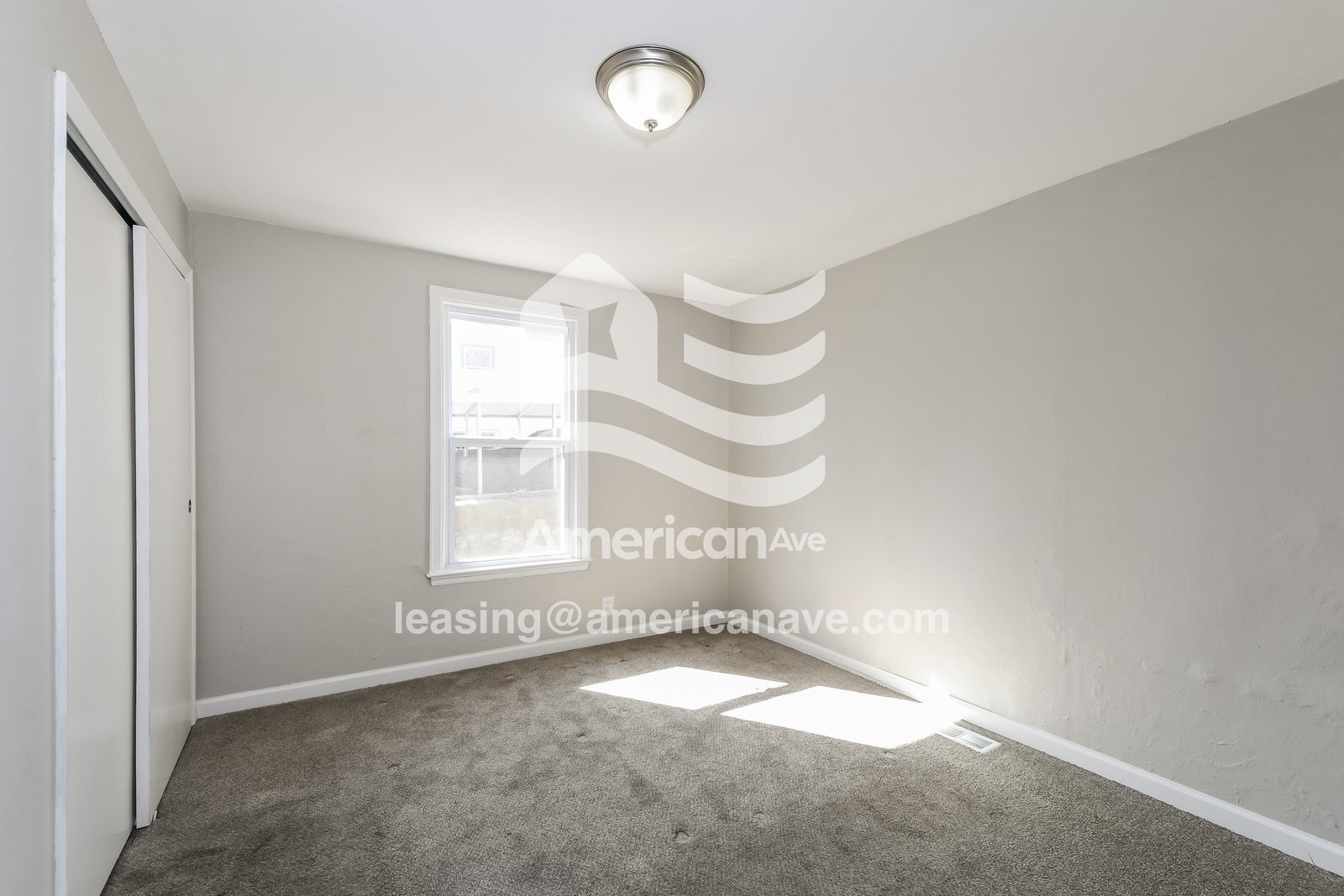 Building Photo - 3402 Longview Dr