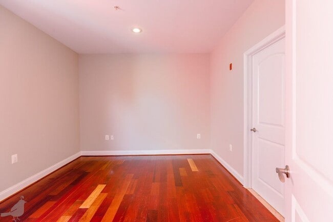 Building Photo - 3573 Warder St NW