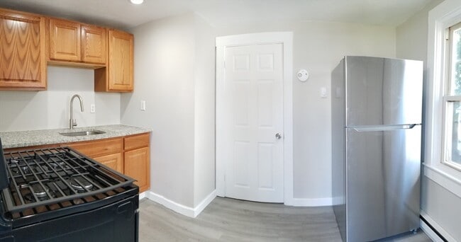 Building Photo - 172 Centre Ave