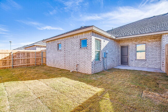 Building Photo - Newer Construction in Cooper District