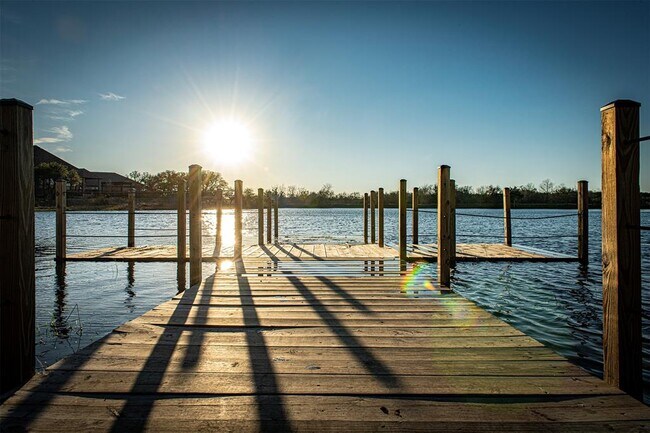 Building Photo - 215 Milam Crk Dr