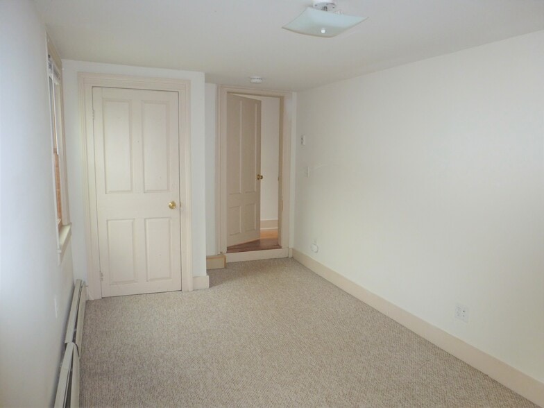 Building Photo - 97 N Winooski Ave