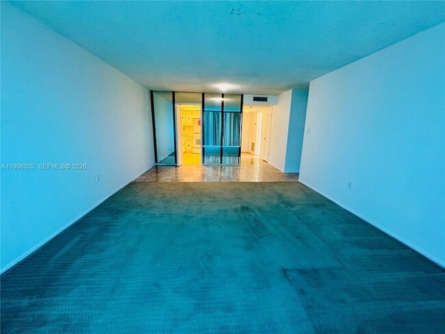 Building Photo - 18011 Biscayne Blvd