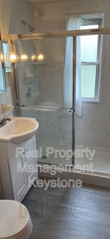 Building Photo - 910 9th St