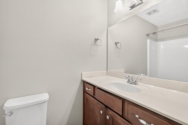Building Photo - 2504 Angelyn Dr