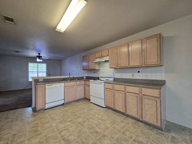 Building Photo - 2309 Terrace Dr