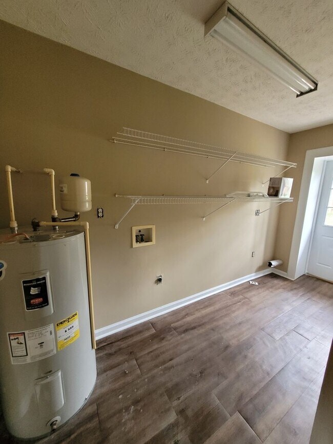 Building Photo - 70 GA-98