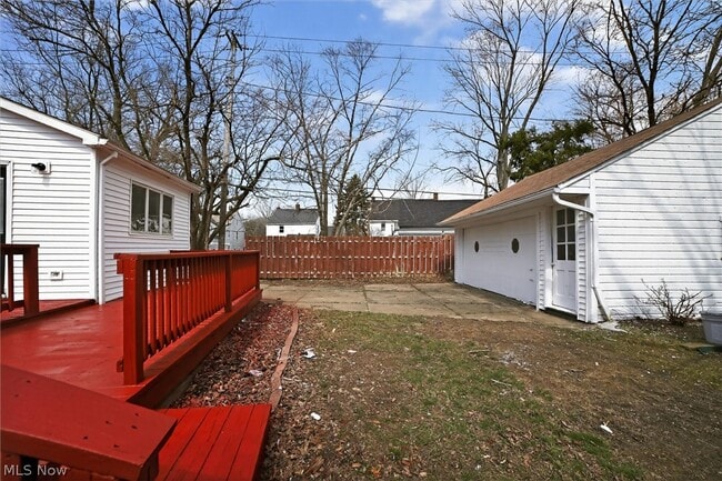 Building Photo - 1851 Beverly Hills Dr