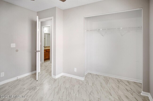 Building Photo - 7650 Cranberry Ln S