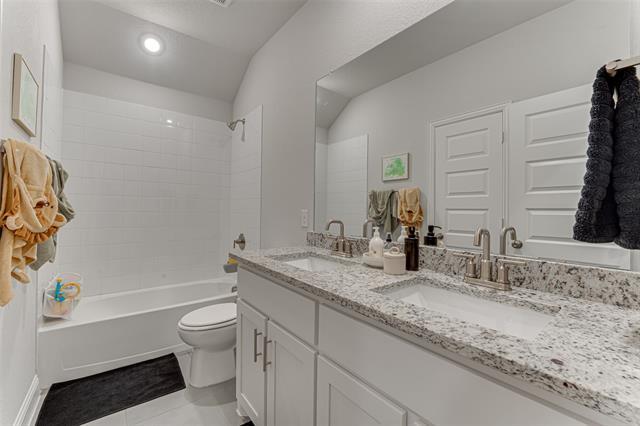 Building Photo - 508 Vasant Dr