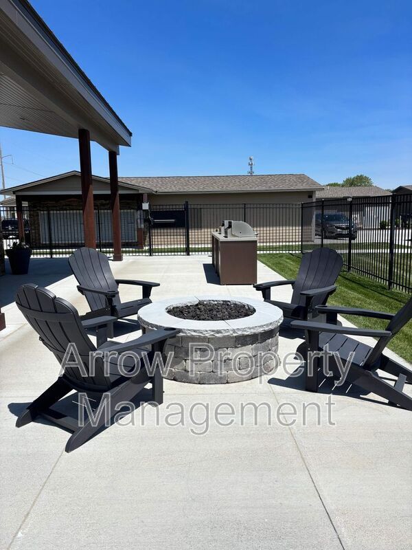 Building Photo - 1113 Claude Rd