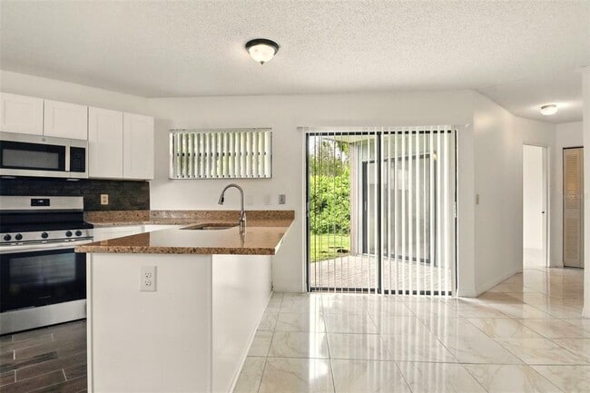 Building Photo - 4523 Hidden Oak Ct