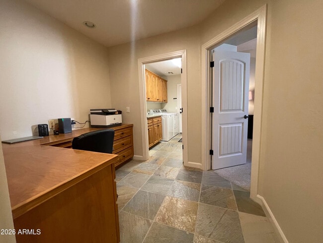 Building Photo - 12035 W Red Hawk Dr