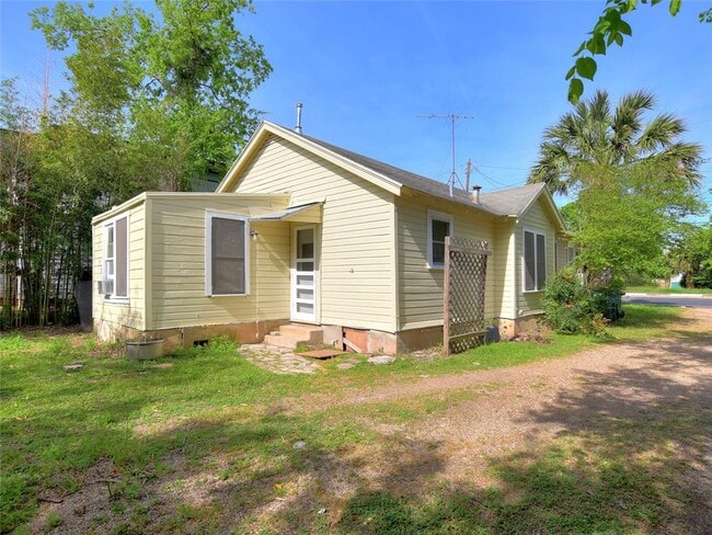 Building Photo - 4305 Red River St