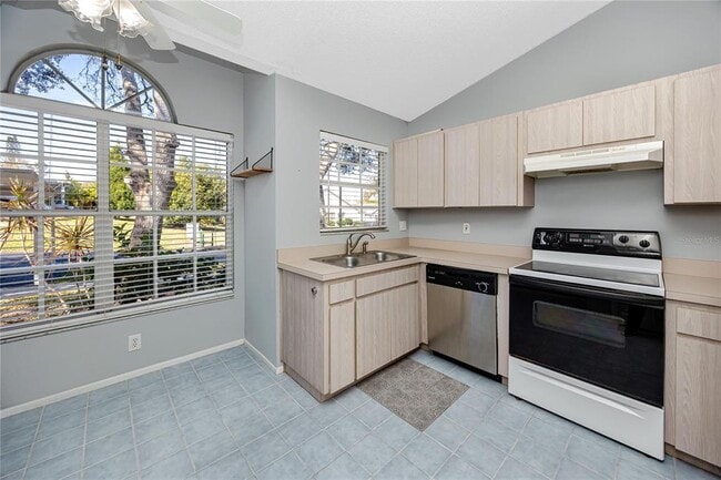 Building Photo - 2411 Bentley Dr