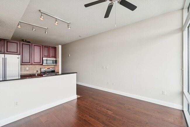 Building Photo - 101 S Eola Dr