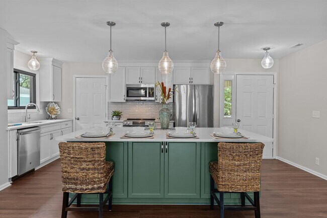Building Photo - 3303 Marsh View Dr