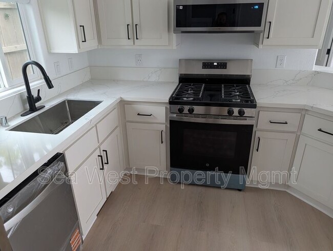 Building Photo - 767 Del Riego Ave