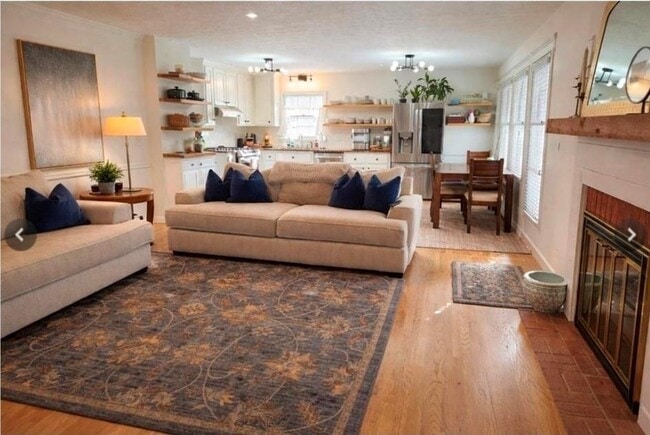 Building Photo - 2752 Saddle Ridge Lake Dr