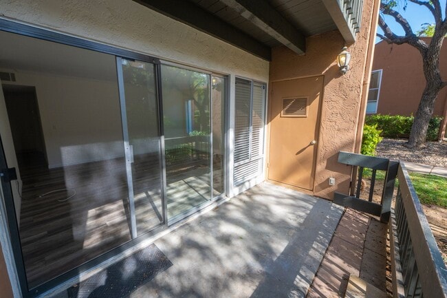Building Photo - Move in Special: Spacious Downstairs Unit 3BR/2BA - 1/2 off FIRST Month Rent.