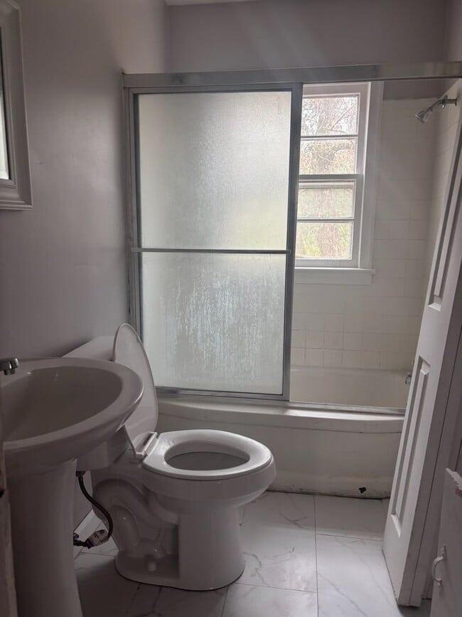 Building Photo - 245 Sykes Rd