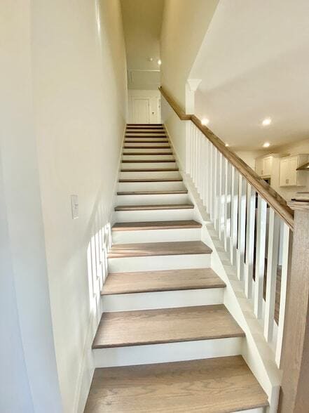 Building Photo - 643 Conifer Dr