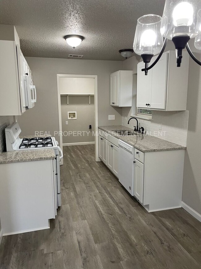 Building Photo - Coming in August!! 3 Bedroom, 2 Bathroom H...