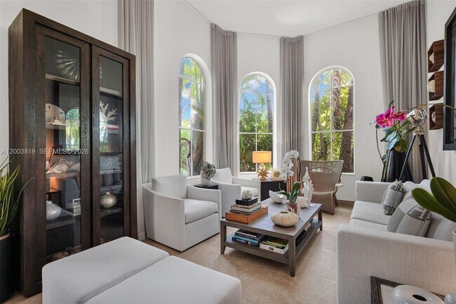 Building Photo - 2143 N Bay Rd