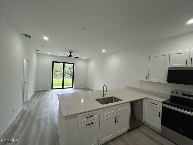 Building Photo - 453 Bell Blvd