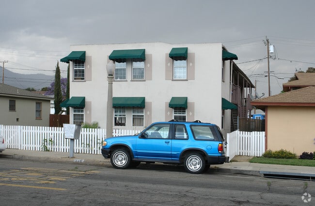 Building Photo - 606