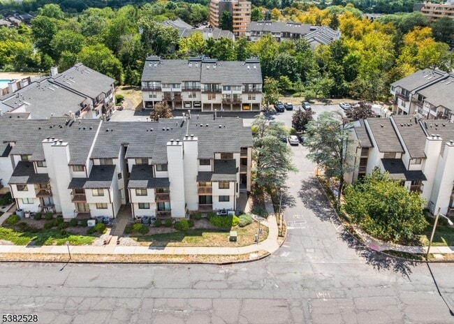 Building Photo - 3524 Richmond Ct